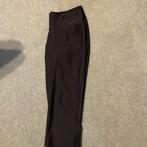 Nike Dri-Fit capri pants